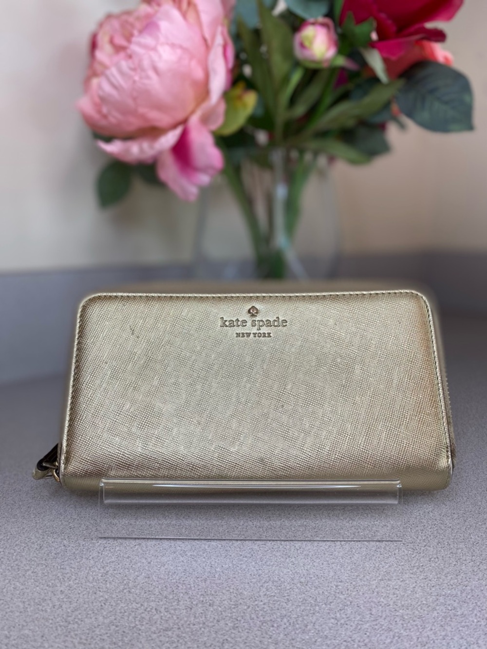Kate Spade Zip Around Wallet